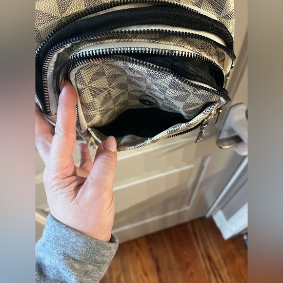 Unbranded crossbody - Picture 5 of 7